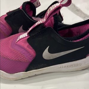 Girls Nike shoes size 10